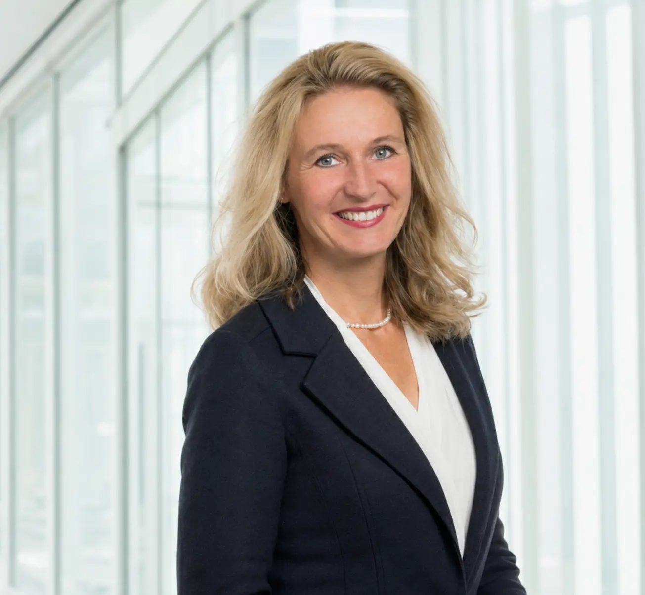Dr. Claudia Schwarz